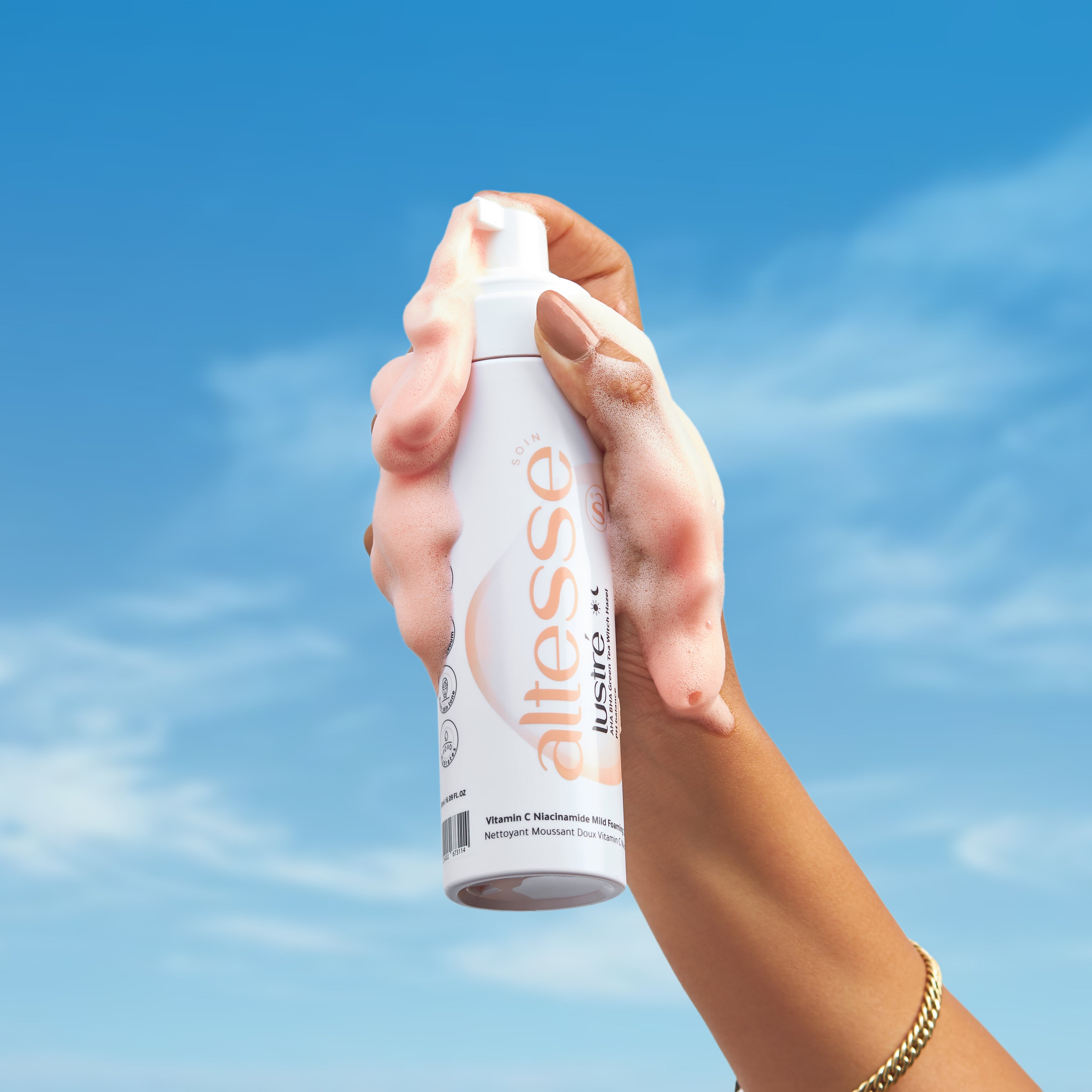 Altesse Soin Lustre Vitamin C Niacinamide Mild Foaming Cleanser 180 ml